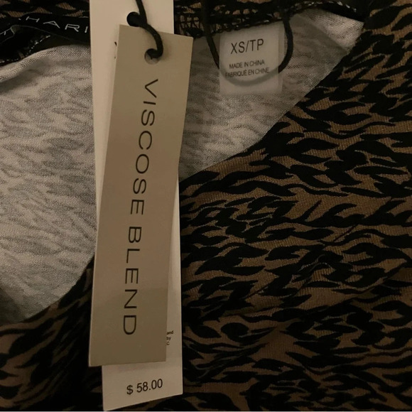 NWT TAHARI Lightweight Boat Neck Three-Quarter Sleeve Blouse Animal Print (XS) - Picture 7 of 7